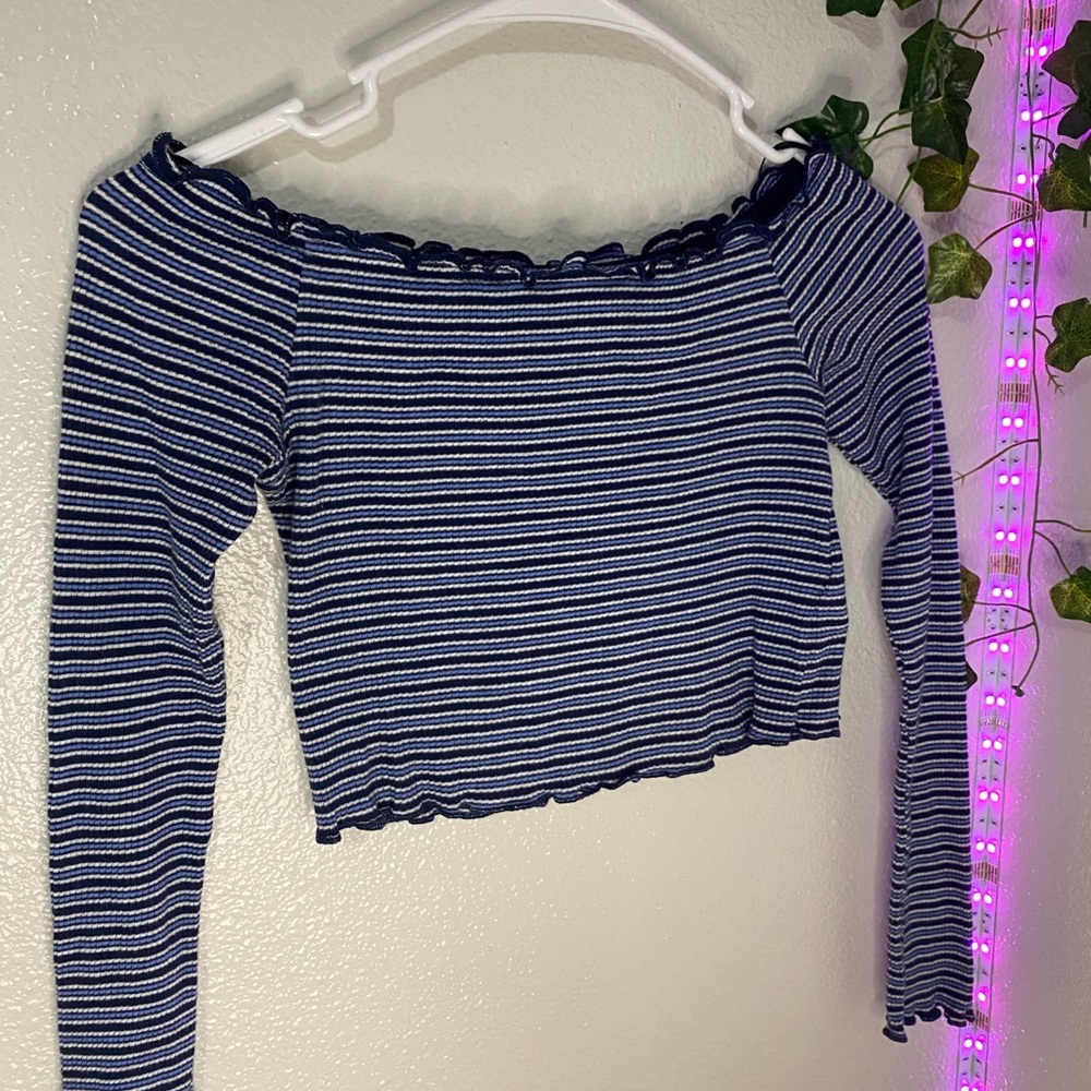Divided H&M Off-the-Shoulder Long Sleeve Crop Top